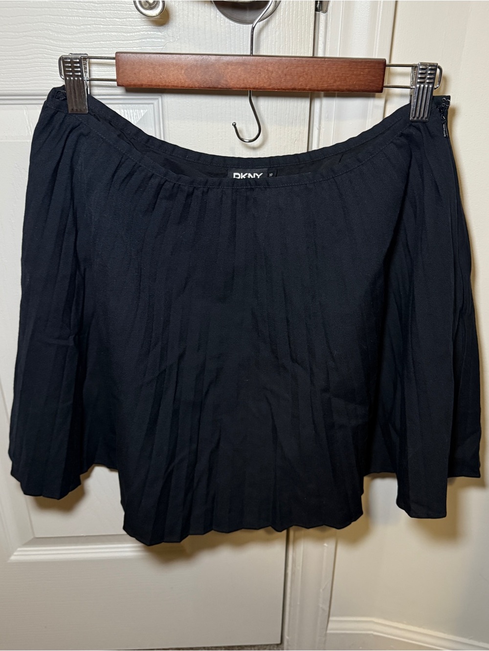 90s DKNY Black Pleated Women's Skirt